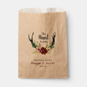 Die Jagd ist über die rustikale Antler Burgund Blu Geschenktütchen