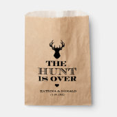 Die Jagd ist über rustikale Hochzeit Geschenktütchen (Vorderseite)