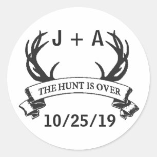 "Die Jagd ist vorbei" Geweih Rustikale Hochzeit in Runder Aufkleber