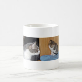 Die Junge und das alte Kaffeetasse