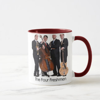 Die Kaffeetasse mit vier Neulingen