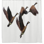 Die kanadischen Gänse, die in eine Menge fliegen, Duschvorhang (Vorderseite)
