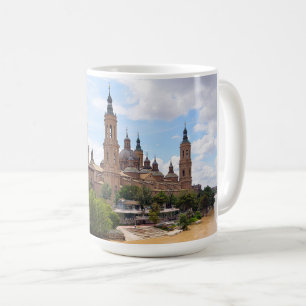 Die Kathedrale unserer Dame der Säule und des Kaffeetasse