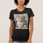 Die Katze am Strand. T-Shirt (Vorderseite)
