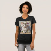 Die Katze am Strand. T-Shirt (Vorne ganz)