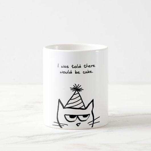 Die Katze hasst Geburtstage - lustige Kaffeetasse (Mittel)