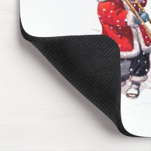 Die Katze legt die Knochen im Schnee Mousepad (Ecke)