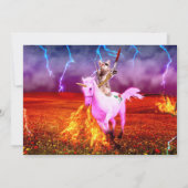 Die Katze mit einem Schwert fährt auf dem echten E Einladung (Rückseite)