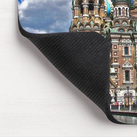 Die Kirche auf dem verschütteten Blut Mousepad (Ecke)