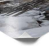 Die Kirche im Schnee mit den Alpen im Winter Fotodruck (Ecke)