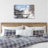 Die Kirche im Schnee mit den Alpen im Winter Leinwanddruck (Insitu (Schlafzimmer))