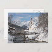Die Kirche im Schnee mit den Alpen im Winter Postkarte (Vorne/Hinten)