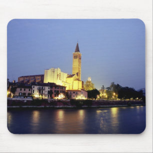 Die Kirche Sant'Anastasia in Verona, Italien. Mousepad