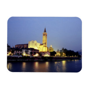 Die Kirche von Sant'Anastasia in Verona, Italien. Magnet