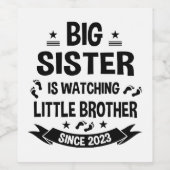 Die kleine Schwester kümmert sich um den großen Br Weinetikett (Einzelnes Label)