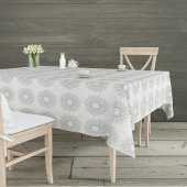 Die kleine weiße Blüte fiel auf das ländliche Must Tischdecke