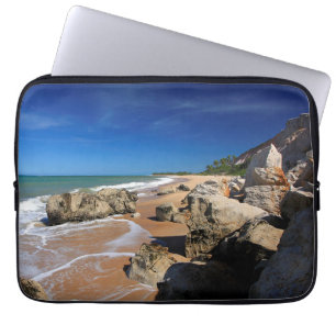 Die Klippen in Strand Rios DA Barra Laptopschutzhülle