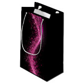 Die knallrote Papiertüte ist schwarz Kleine Geschenktüte (Rückseite Schrägansicht)
