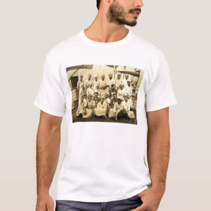 Die Köche des Schiffs an Bord R.M.S. Teutonic T-Shirt