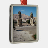 Die Kolosse von Memnon, Statuen von Amenhotep Silbernes Ornament (Rechts)
