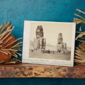 Die Kolossi von Memnon, Statuen von Amenhotep III, Fotoplatte (Seite)