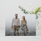 Die Kopplung von Hochzeiten rettet das Date-Foto Einladung (Stehend Vorderseite)