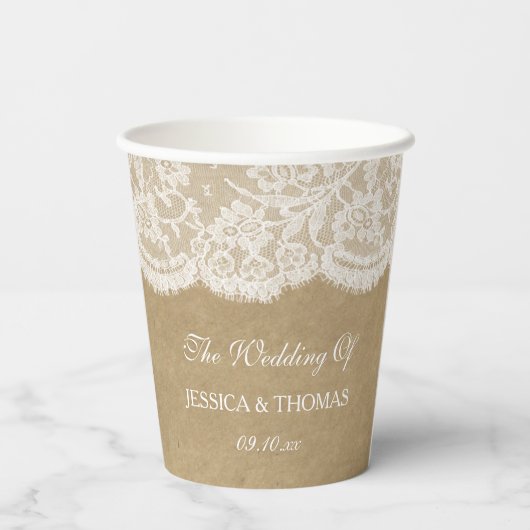 Die Kraft & Spitzen-Hochzeitskollektion Pappbecher (Rückseite)