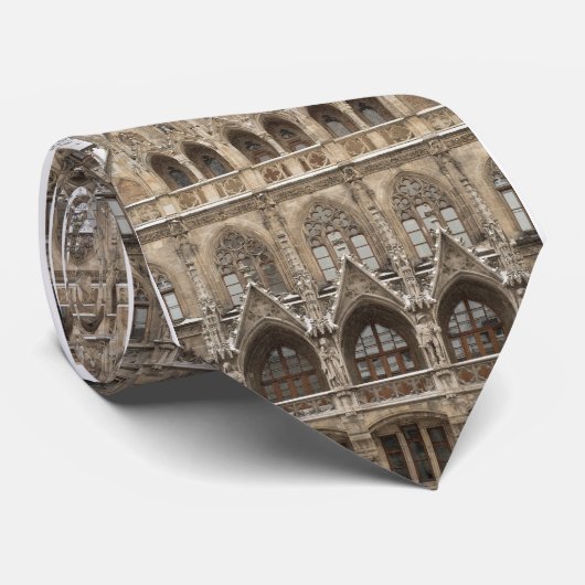 Die Krawatte der Männer mit gotischer (Gerollt)