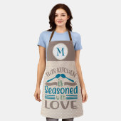 Die Küche ist mit Liebe Monogram Geschenk besetzt Schürze (Getragen)