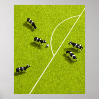 Die Kühe, die Fußball spielen Poster