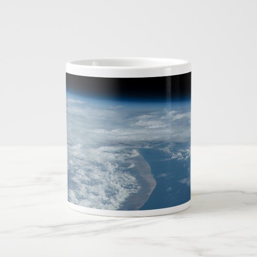 Die Küste des Indischen Ozeans in Kenia und Somali Jumbo-Tasse (Vorderseite)