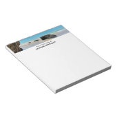 Die Küste des tropischen Strandes mit dem großen F Notizblock (angewinkelt)