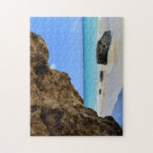 Die Küste des tropischen Strandes mit dem großen F Puzzle (Vertikal)