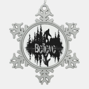 Die Legende Sasquatch, Big Foot Lake Reflection Schneeflocken Zinn-Ornament