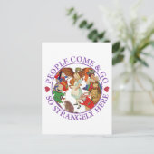 Die Leute kommen so eigenartig hierher - Lila Postkarte (Stehend Vorderseite)