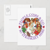 Die Leute kommen so eigenartig hierher - Lila Postkarte (Vorne/Hinten)