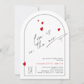 Die Liebe befindet sich im Air Modern Arch Brautpa Einladung (Vorderseite)