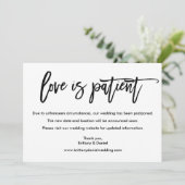 Die Liebe Skript für Pinselstriche ist eine geduld Save The Date (Stehend Vorderseite)