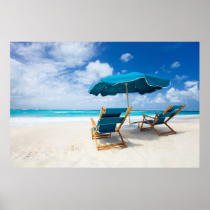 Die Liegestühle am Strand Poster