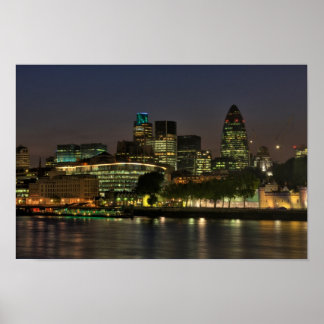 Die Londoner City in der Nacht Poster