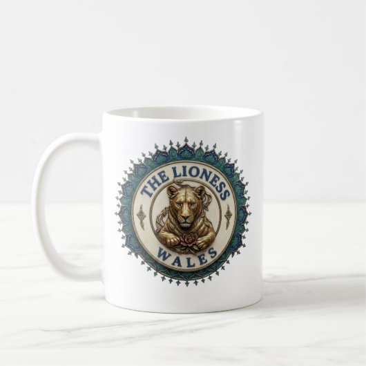 Die Löwin. Wales Kaffeetasse (Links)