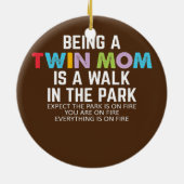 Die lustige Mama von Zwillingsmüttern Sprichwort Z Keramik Ornament (Hinten)