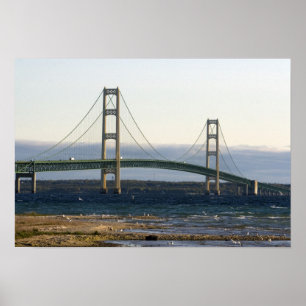 Die Mackinac Bridge überspannt die Straits of 4 Poster