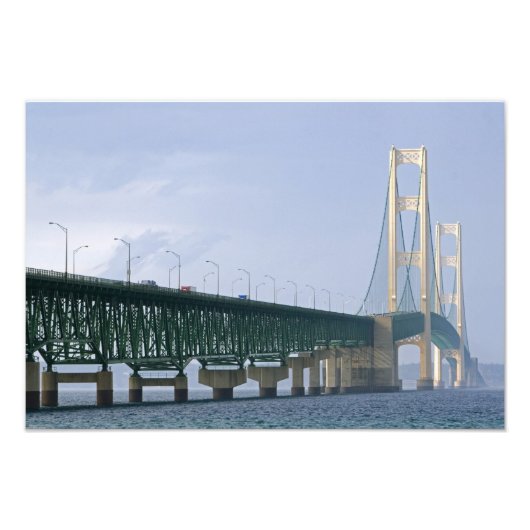 Die Mackinac-Brücke, die über die Straße von Fotodruck (Vorne)