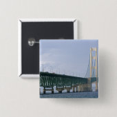 Die Mackinac-Brücke über die Straße 2 Button (Vorne & Hinten)