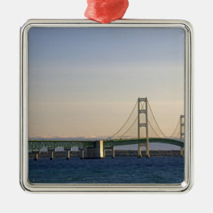 Die Mackinac-Brücke über die Straße 3 Ornament Aus Metall
