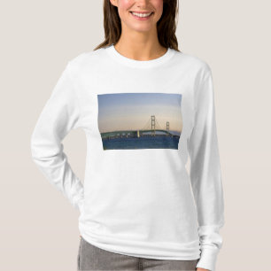 Die Mackinac-Brücke überspannt die Meerenge von 3 T-Shirt