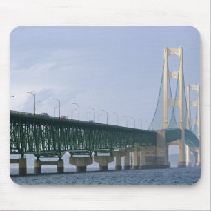 Die Mackinac-Brücke überspannt die Straße von 2 Mousepad
