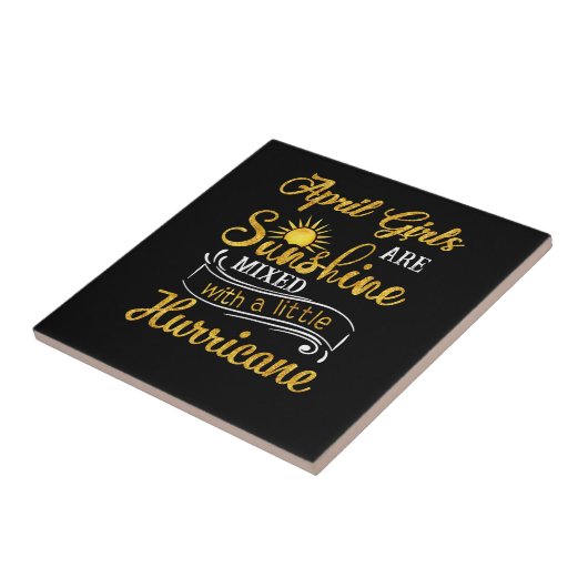 Die Mädchen im April sind mit Hurrikan vermischt S Fliese (Seite)