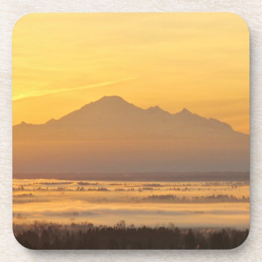 Die Magie des Gebirges am Morgen. Getränkeuntersetzer (Vorderseite)